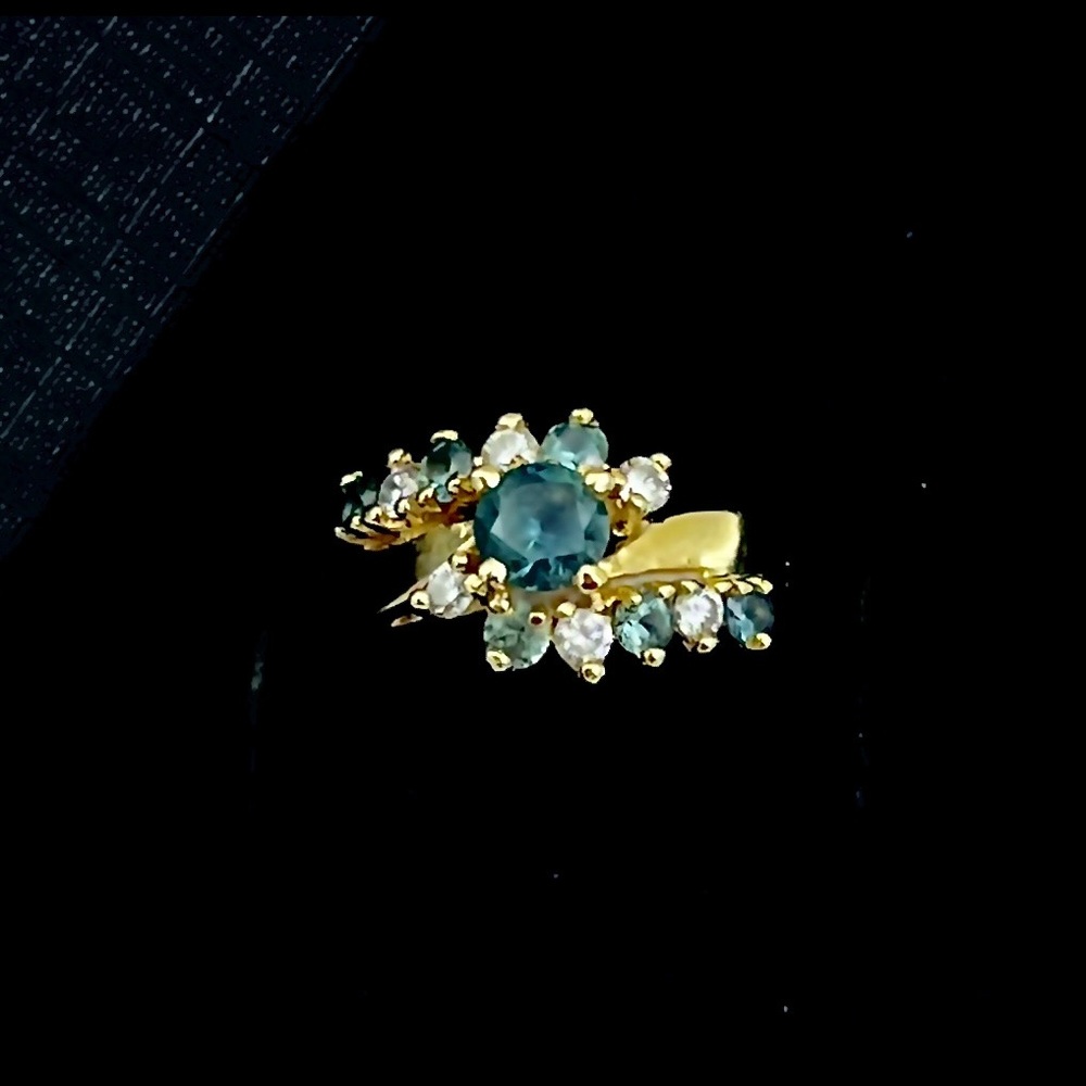 14K Gold Elegant Blue & White Diamonds Ring Size 8